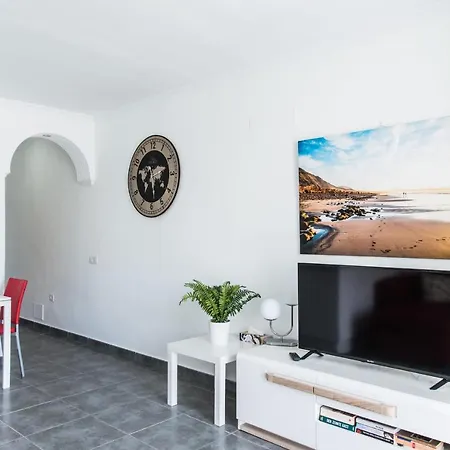 Appartamento Sunny Days With Shared Pool And Free Wifi *